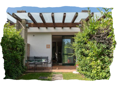 Le Case del Patio: patio con pergolato immerso nel verde
